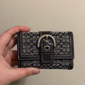🖤Rare Vintage Coach Black Gray Signature Canvas Soho Wallet with Buckle Accent